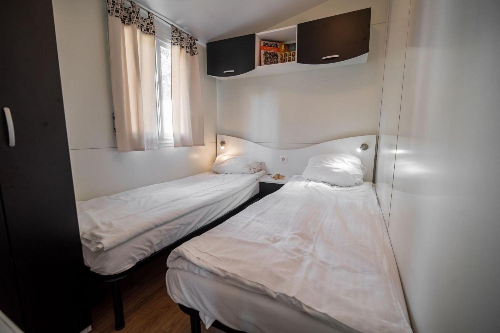 Lake View Mobile Homes With Thermal Riviera Tickets In Terme Catez 카테즈 옵 사비 객실 사진