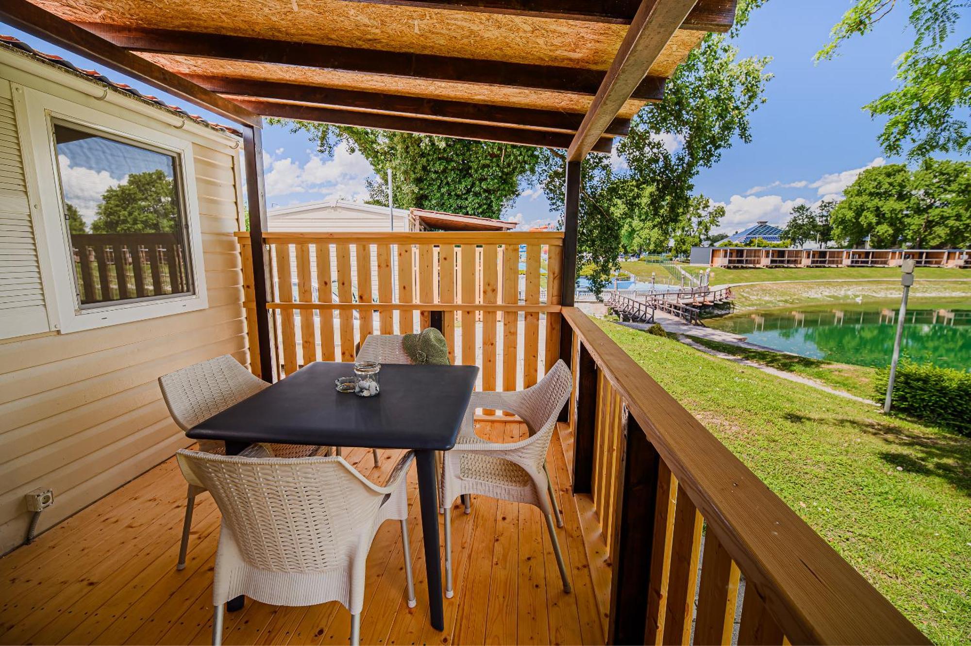 Lake View Mobile Homes With Thermal Riviera Tickets In Terme Catez 카테즈 옵 사비 외부 사진