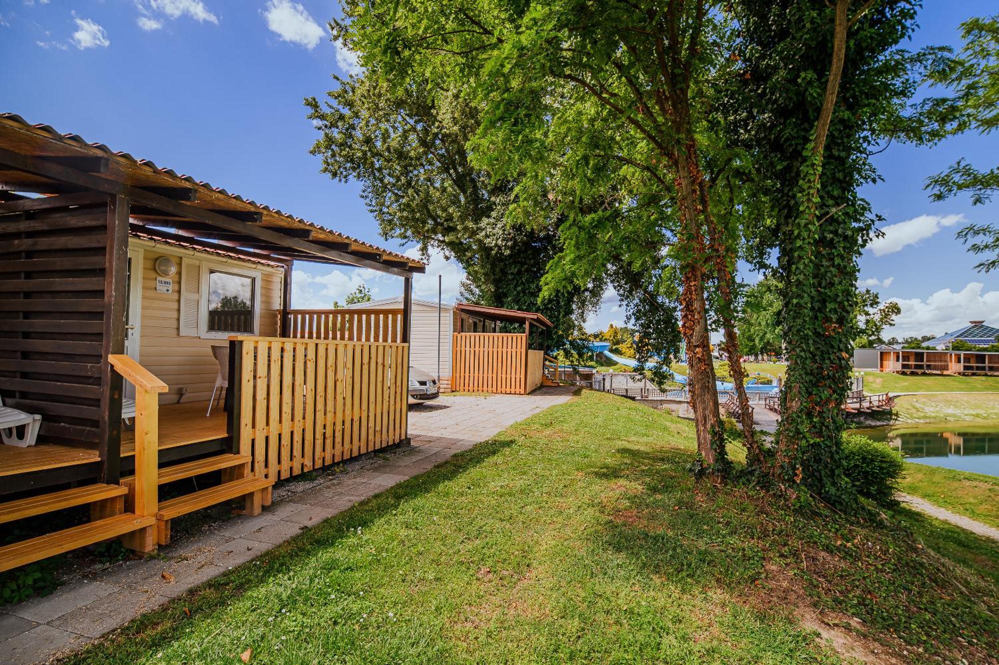 Lake View Mobile Homes With Thermal Riviera Tickets In Terme Catez 카테즈 옵 사비 외부 사진