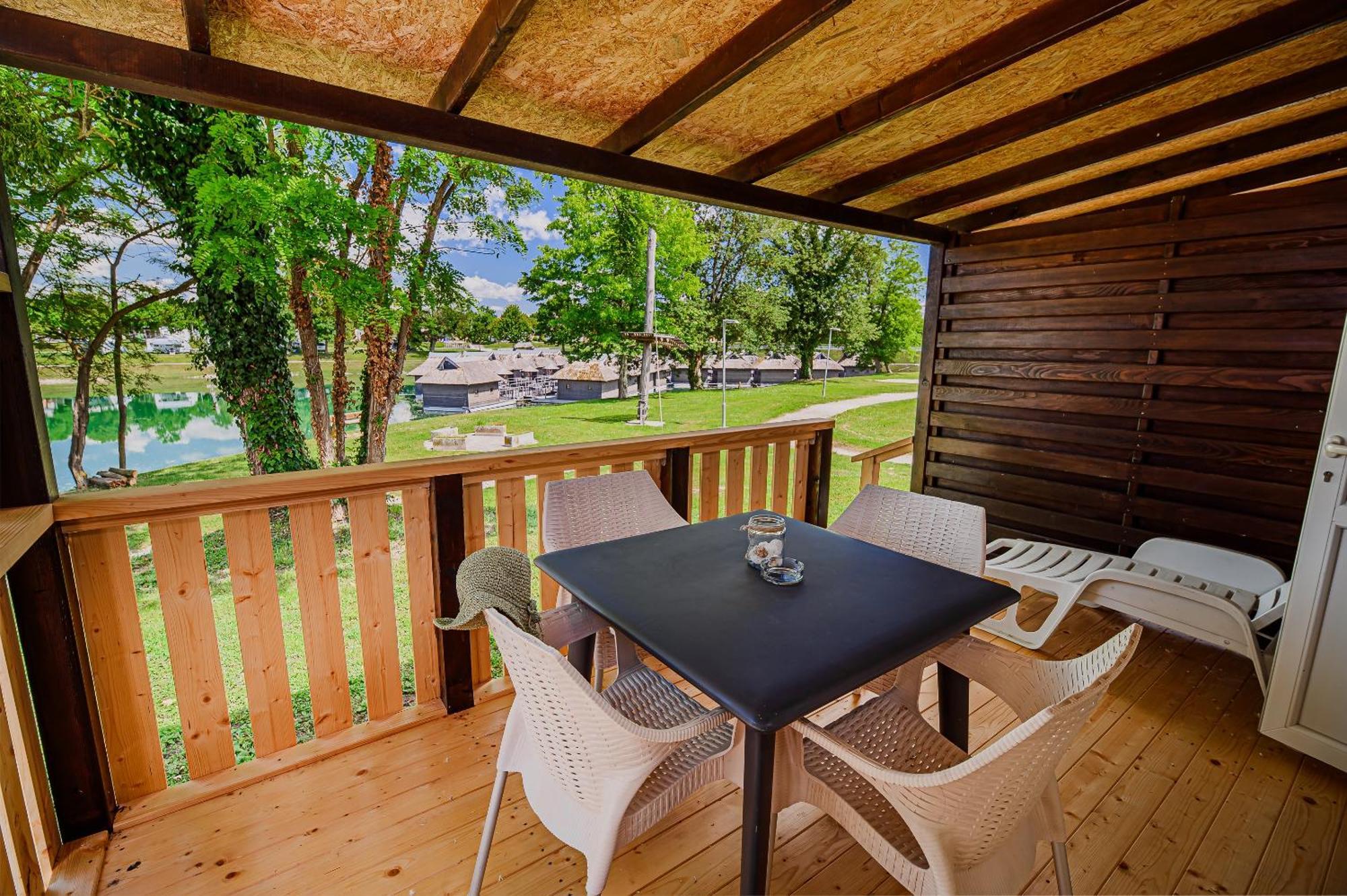 Lake View Mobile Homes With Thermal Riviera Tickets In Terme Catez 카테즈 옵 사비 객실 사진