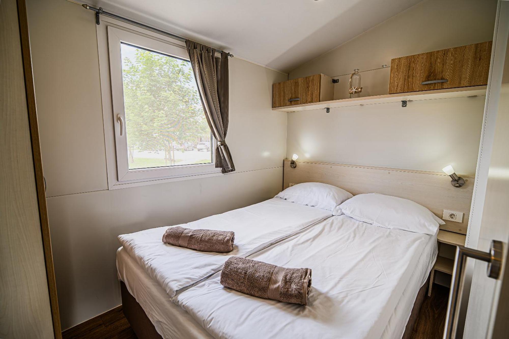 Lake View Mobile Homes With Thermal Riviera Tickets In Terme Catez 카테즈 옵 사비 객실 사진