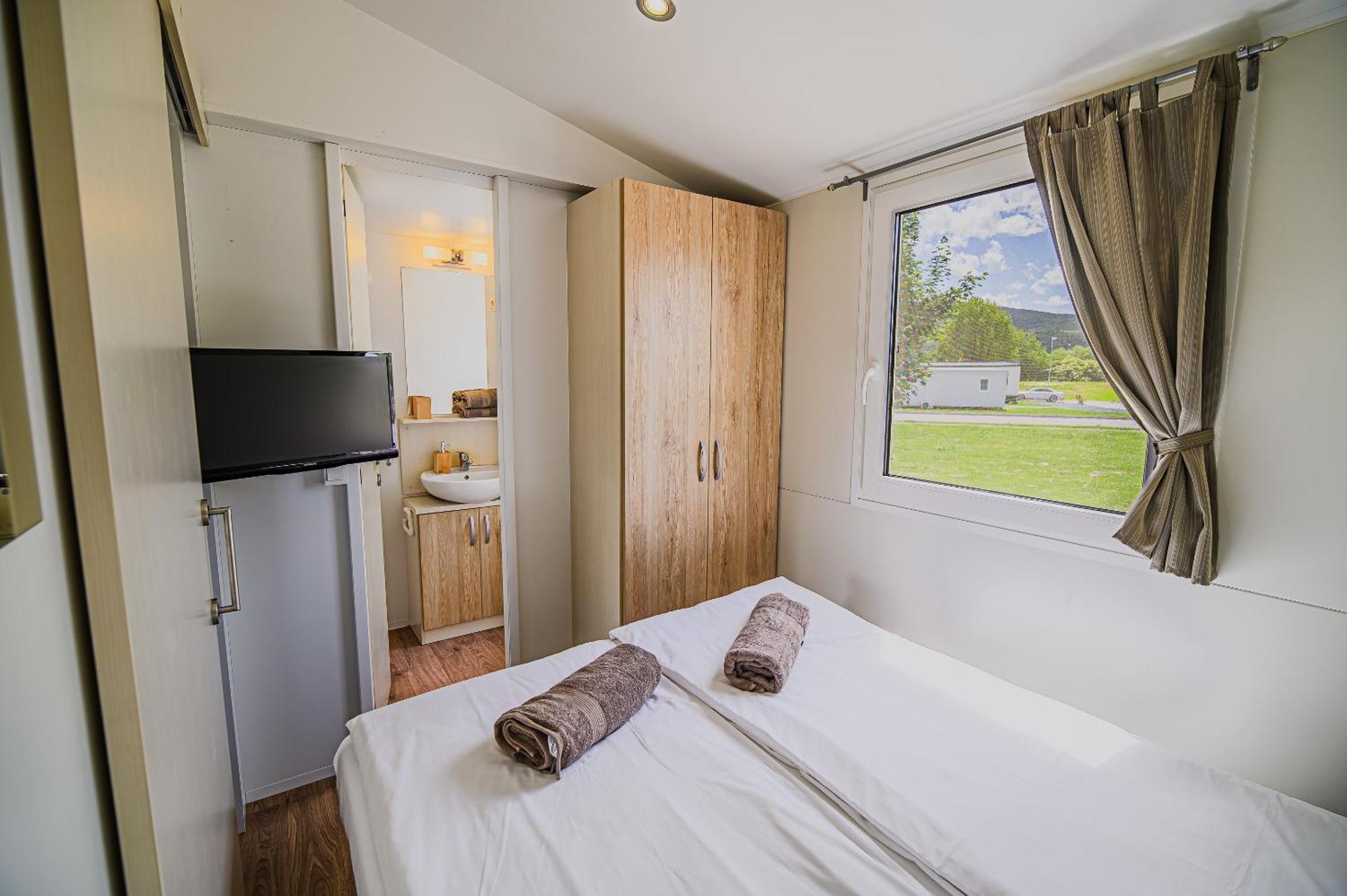 Lake View Mobile Homes With Thermal Riviera Tickets In Terme Catez 카테즈 옵 사비 객실 사진