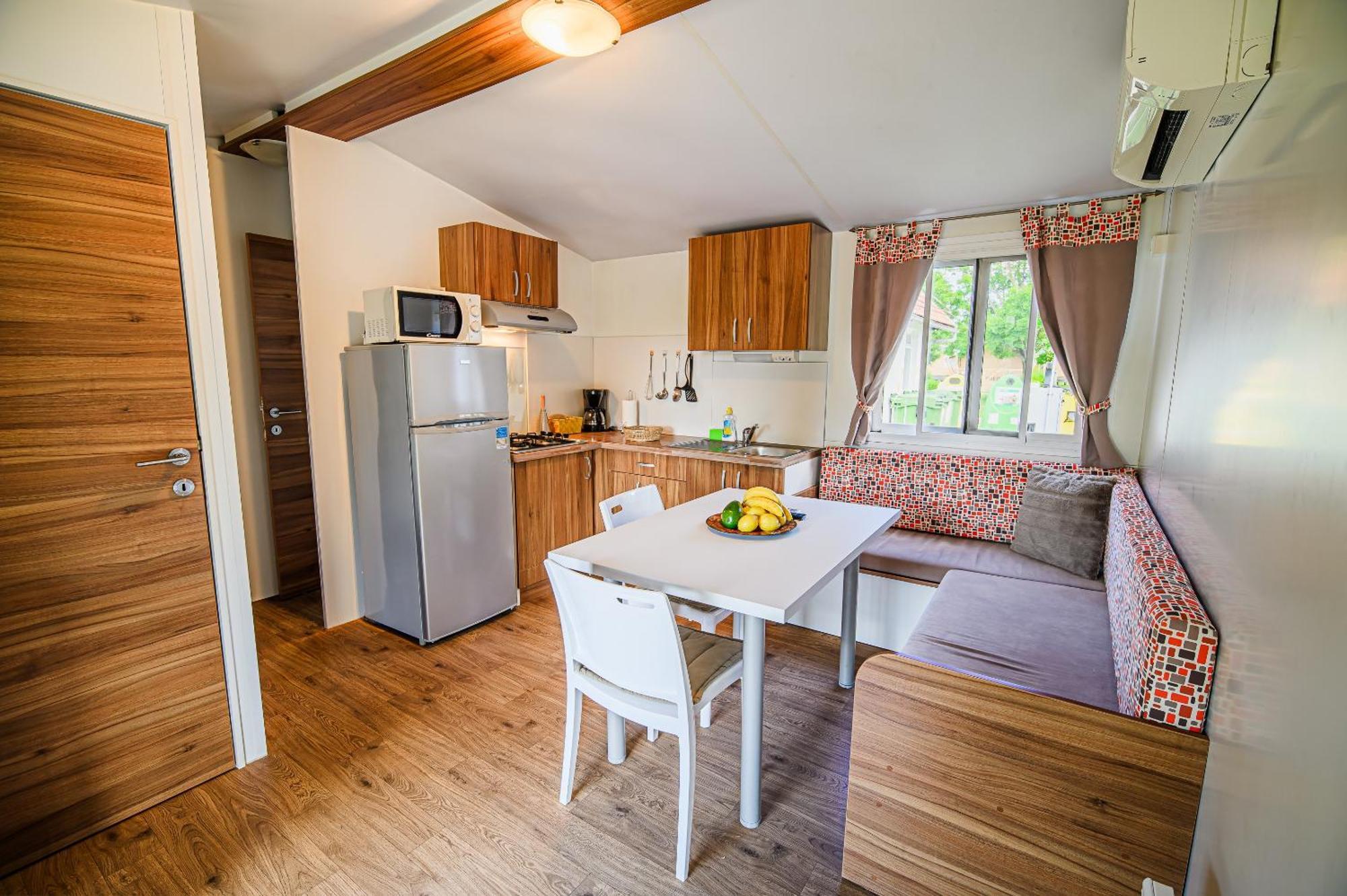 Lake View Mobile Homes With Thermal Riviera Tickets In Terme Catez 카테즈 옵 사비 객실 사진