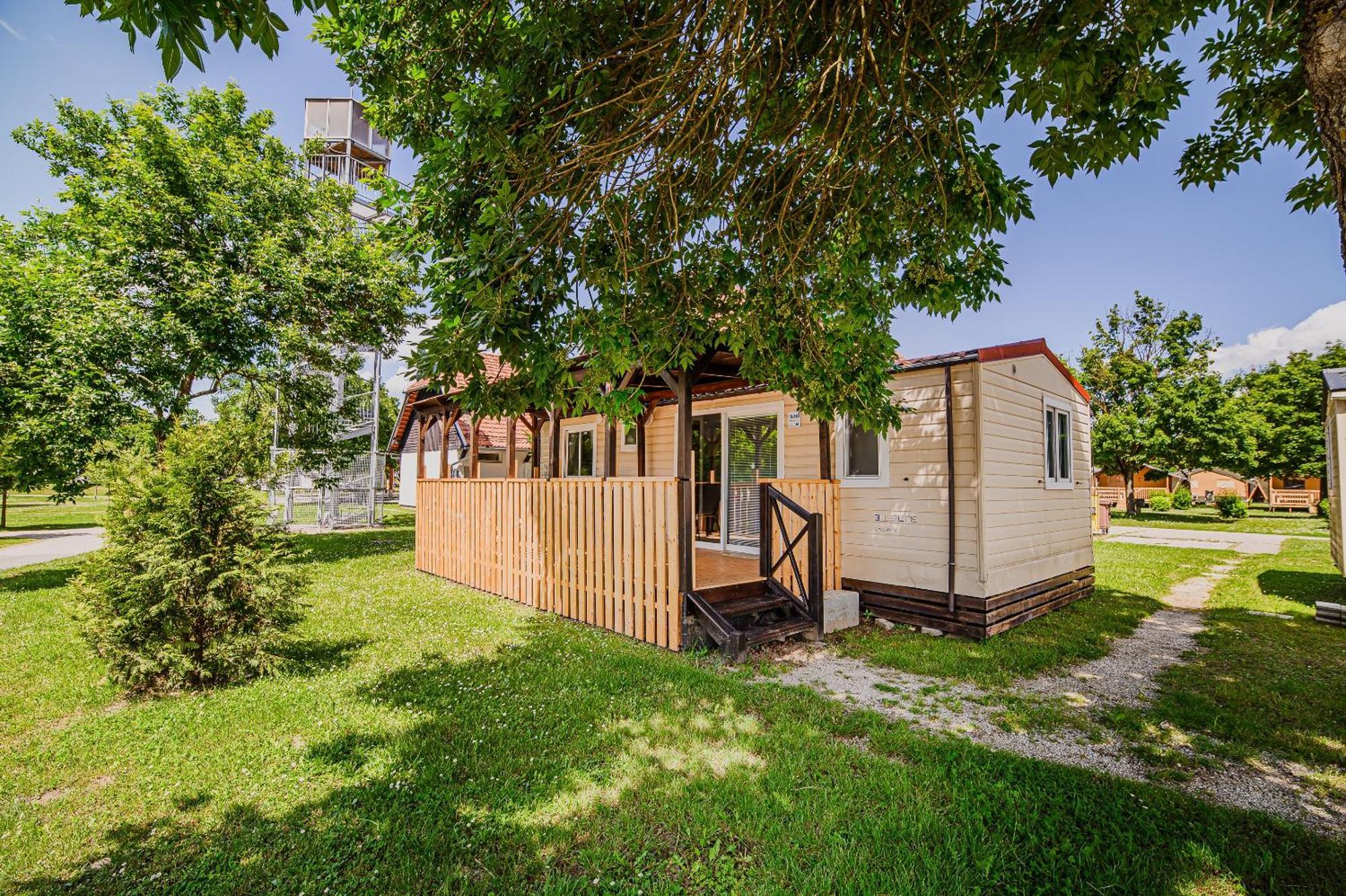 Lake View Mobile Homes With Thermal Riviera Tickets In Terme Catez 카테즈 옵 사비 객실 사진